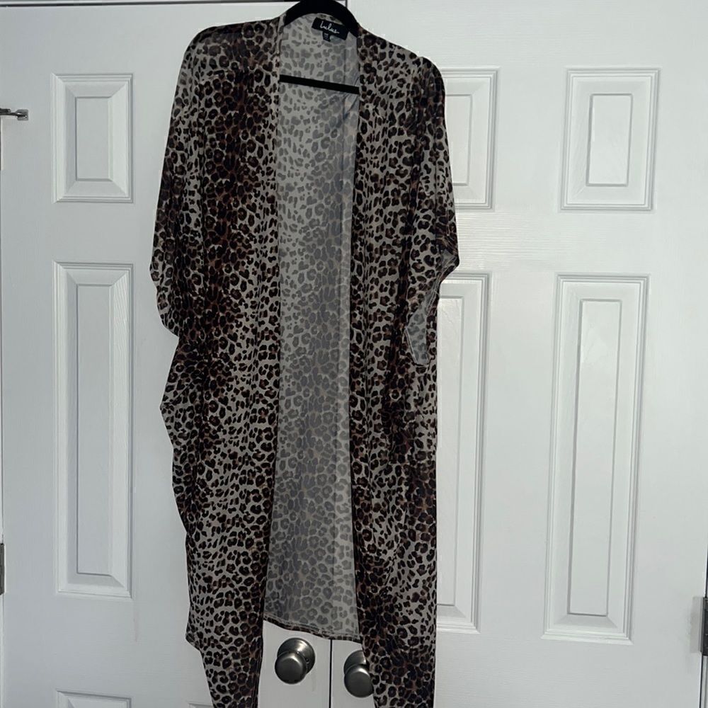 LULU’S Cheetah Kimono - Picture 3 of 6